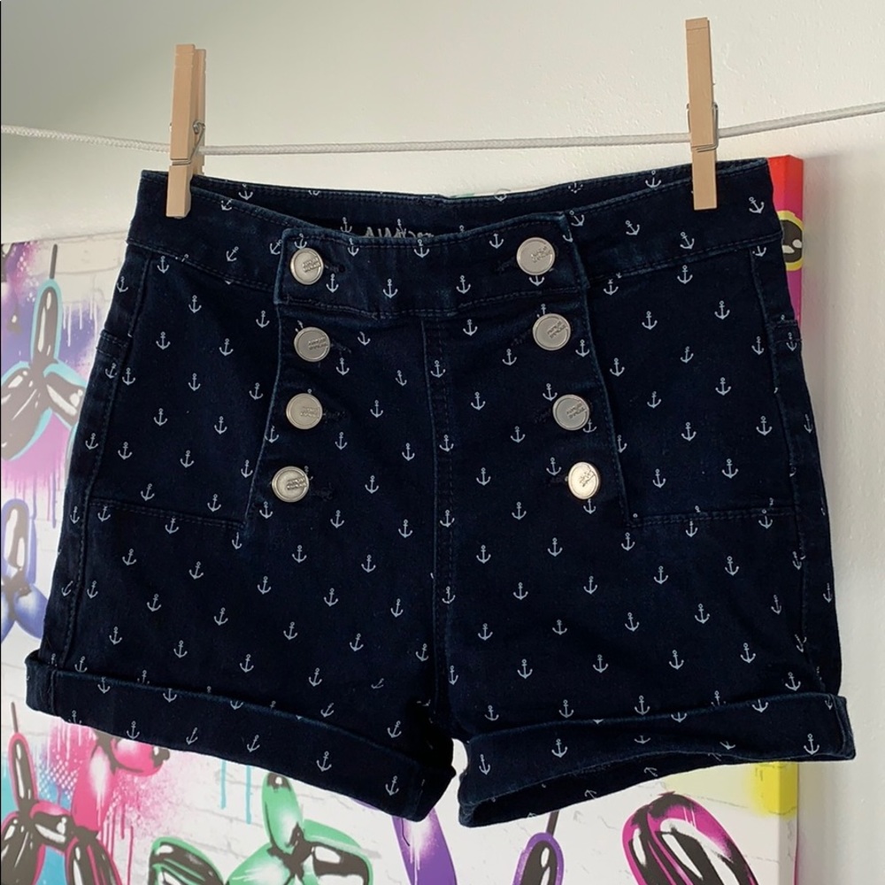 Anchor high rise shorts